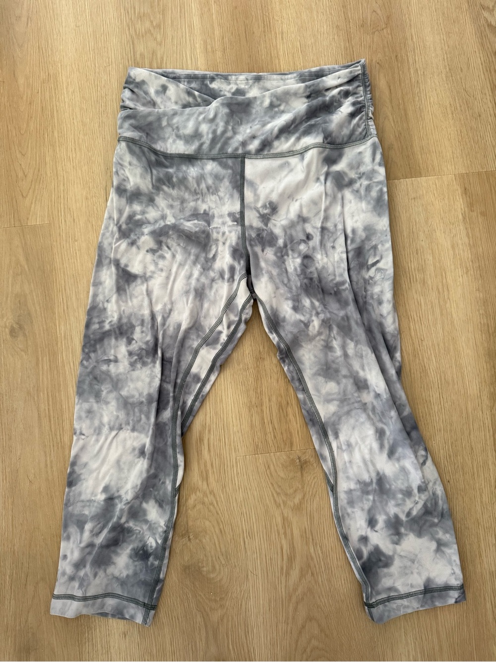 lululemon Align Crop 21” cross waist Leggings Size 10